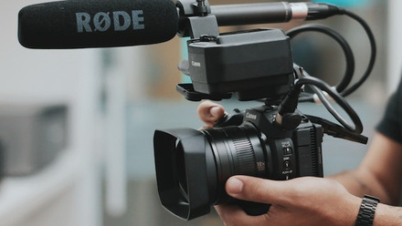 camera pexels-bruno-massao-2170450.jpg