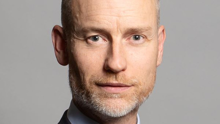 Stephen-Kinnock-official-portrait.jpg